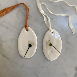Porcelain Gift Tag Ornaments - Daisy